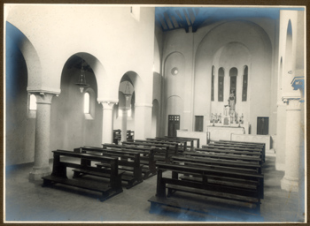 Alessandria - Istituto Divina Provvidenza Madre Teresa Michel:  la chiesa, vista verso l'altare