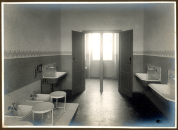 Alessandria - Istituto Divina Provvidenza Madre Teresa Michel: i bagni
